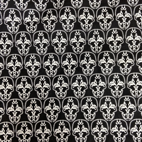 ⭐️$5 SALE⭐️must be bundled Sugar Skull Drawstring Bag - Picture 2 of 8